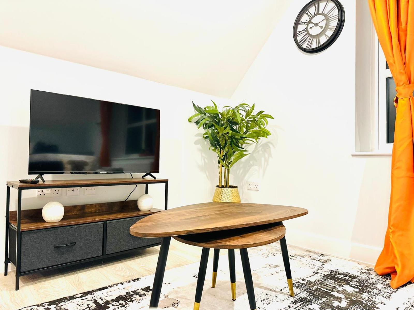 Dover Luxury Apartments, Near Ferry Екстер'єр фото